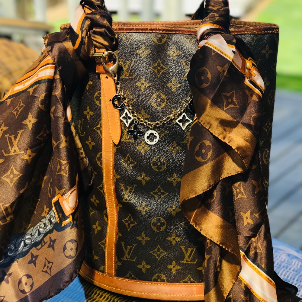 Louis Vuitton GM bucket